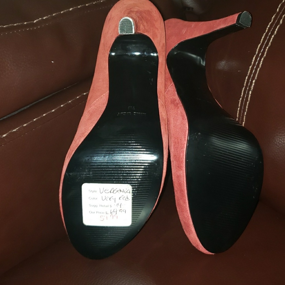 Shoes - Picture 2 of 2
